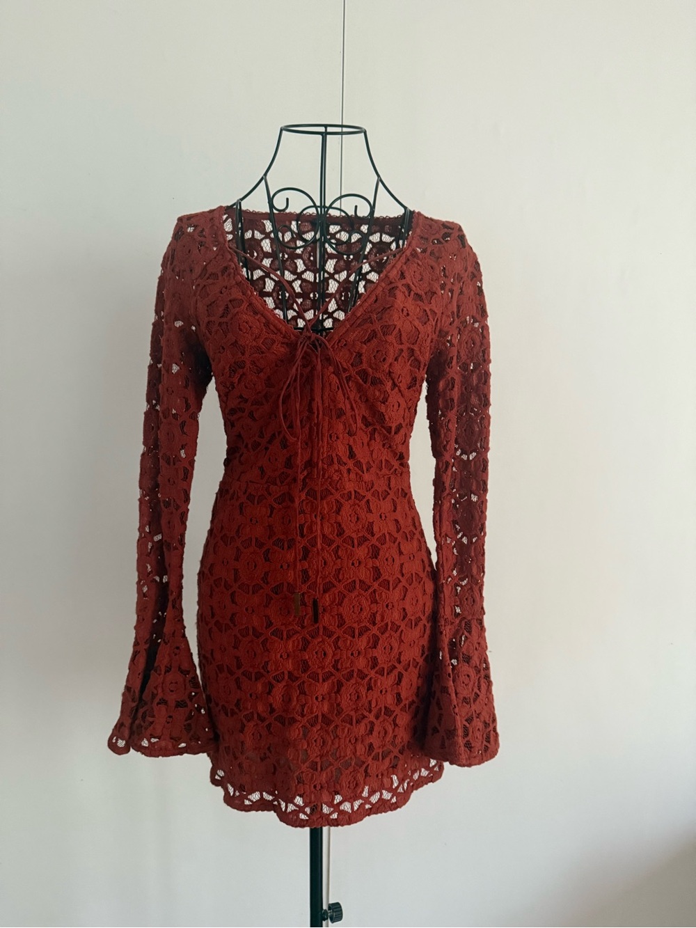 Free People Rust Crochet Lace Bell Sleeve Lined Festival Boho Mini Dress Sz 0 - Picture 2 of 15